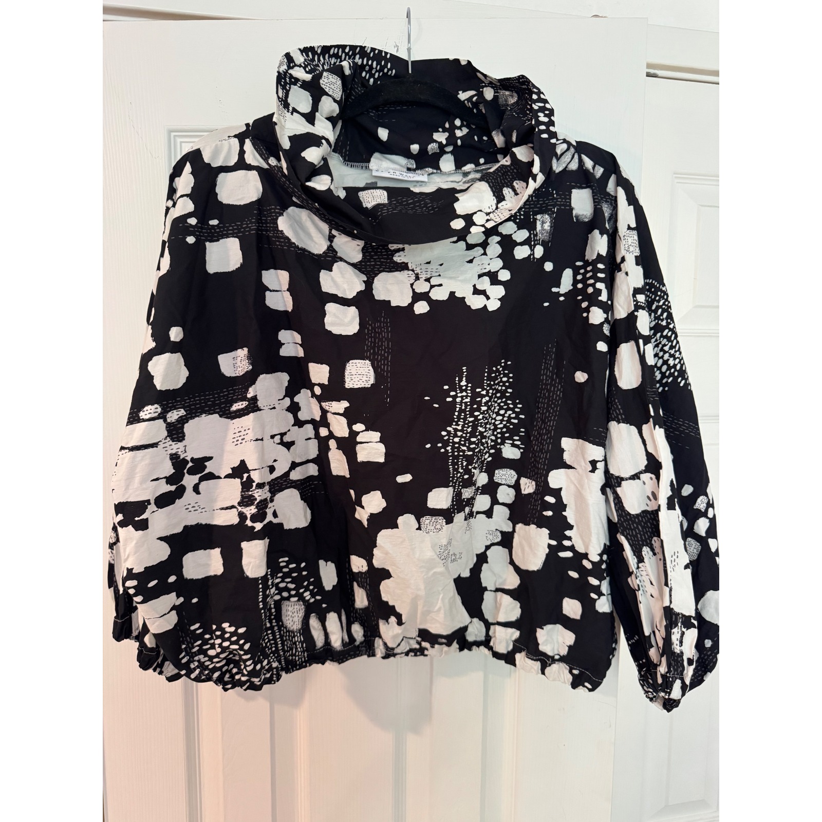 Bryn Walker Womens Small Black White Abstract Print Cowl Neck Bubble Top Usa